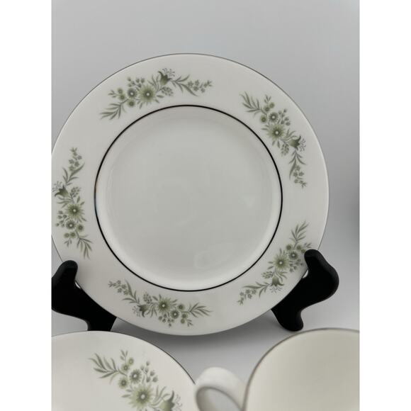 Wedgwood "Westbury" Bone China Trio Tea Set Silver Gilding Footed Cup - Picture 3 of 9